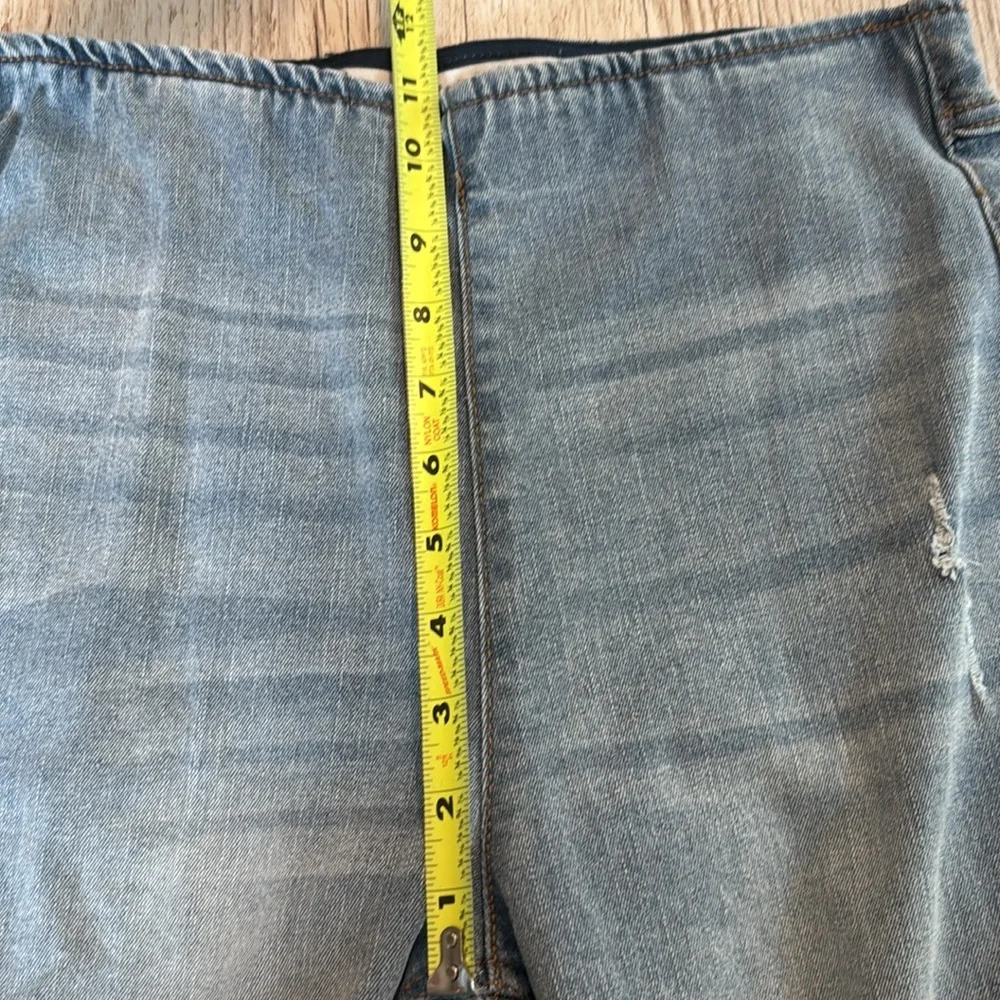 NWT Tinseltown Hi Rise Flare Pull On Light Wash Blue Distressed Jeans SIZE 7/28